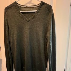 Men’s black v neck sweater size Medium